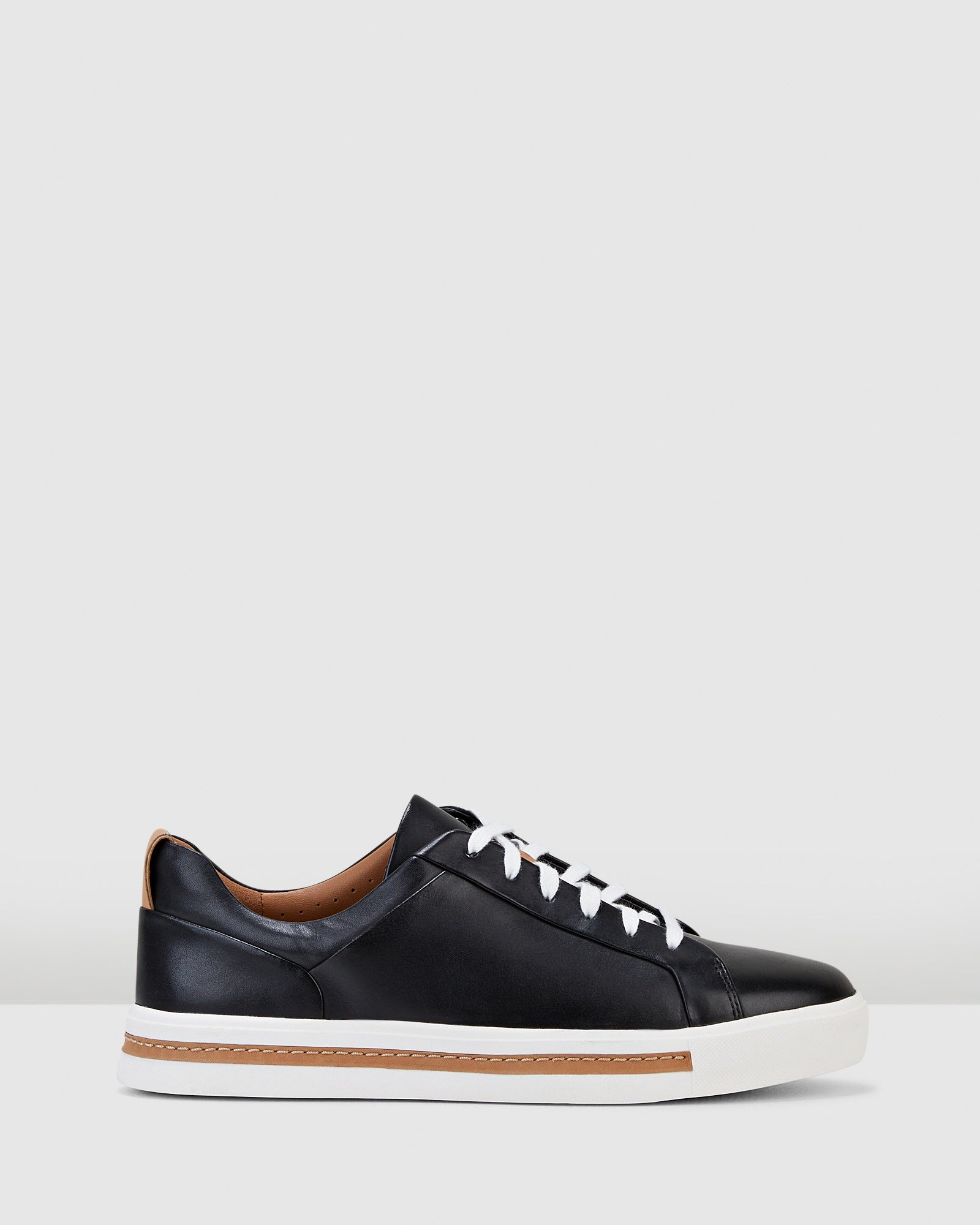 Un Maui Lace Black Leather – Clarks