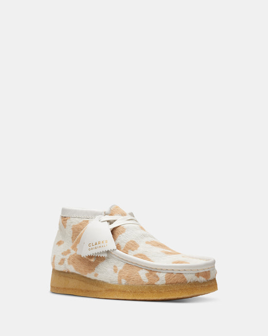 Wallabee Boot. (W) Tan Cow Print