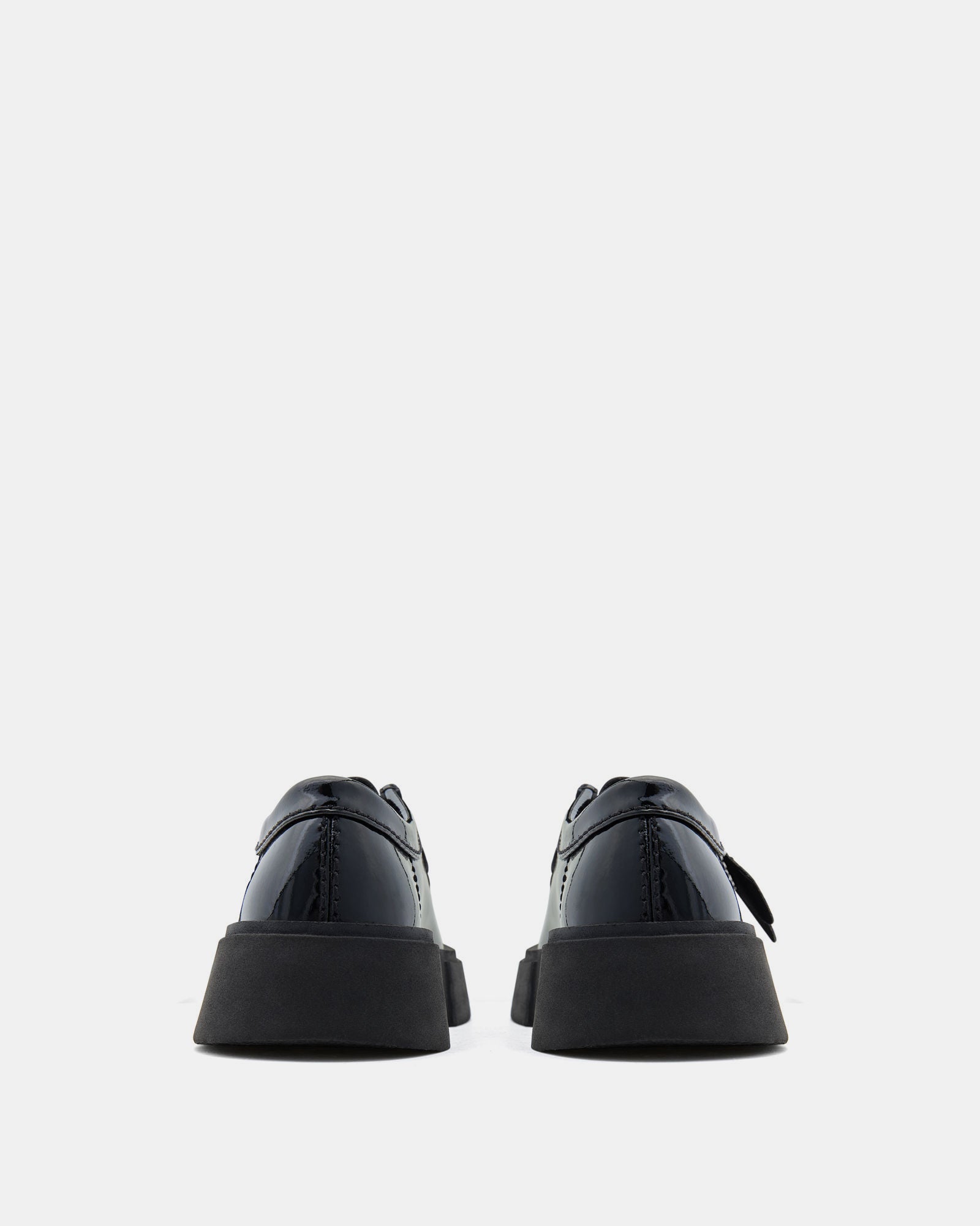 ラブド・ワンズ('09オーストラリア) Torview (W) Black Patent – Clarks Australia