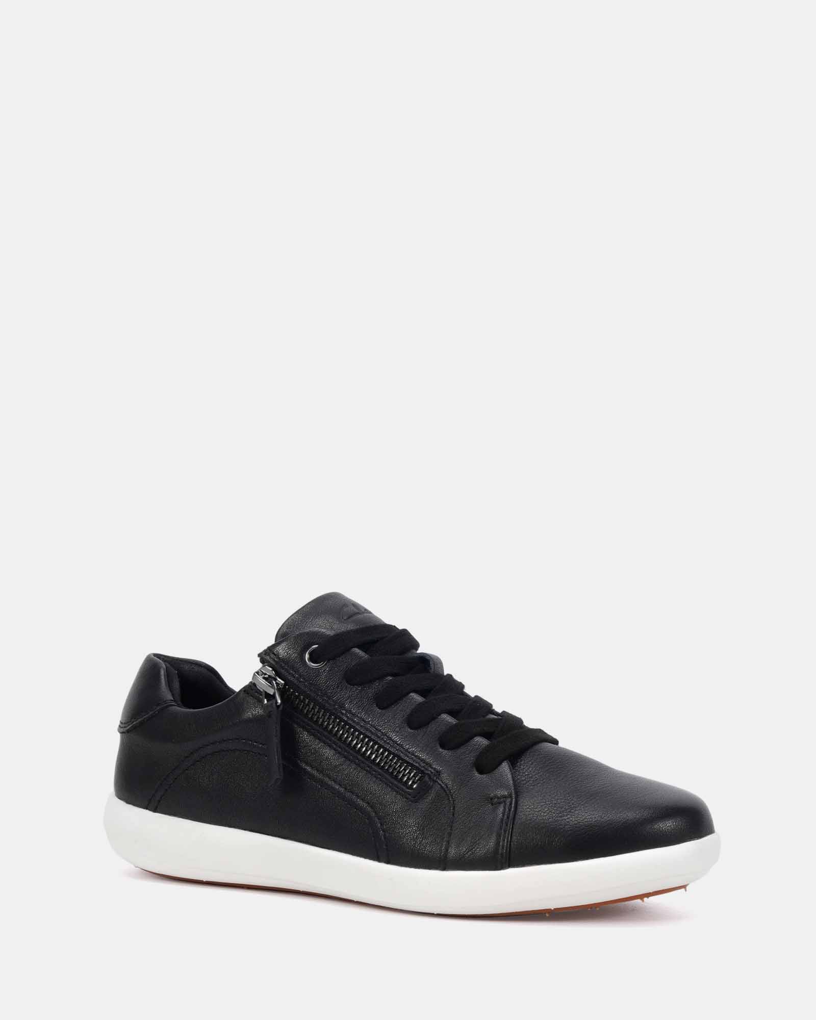 BURROW_Black_White_Sole_2