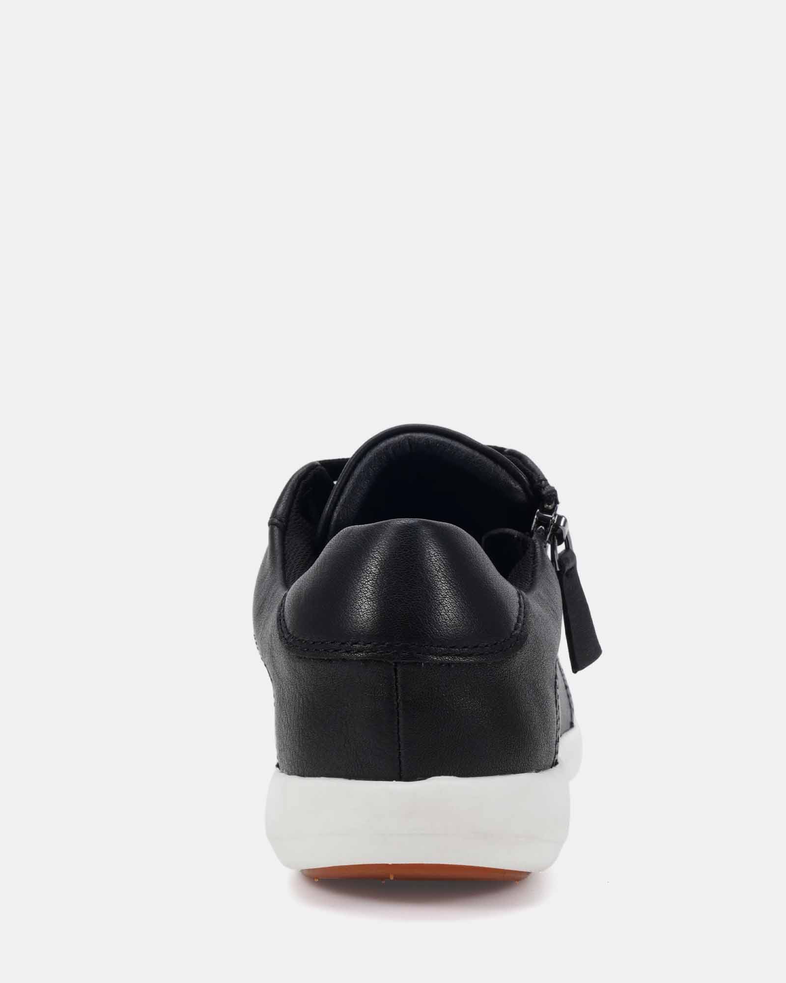 BURROW_Black_White_Sole_3